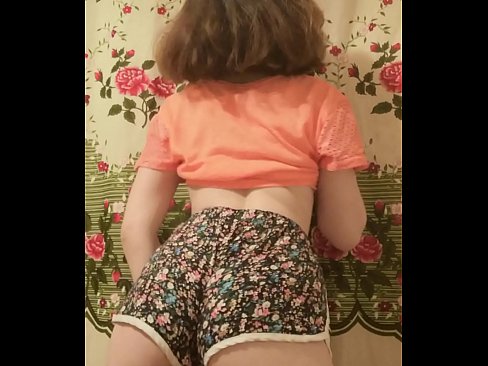 ❤️ سیکسی ځوان ماشوم په کیمره کې خپل شارټونه لرې کوي ❌ ❌